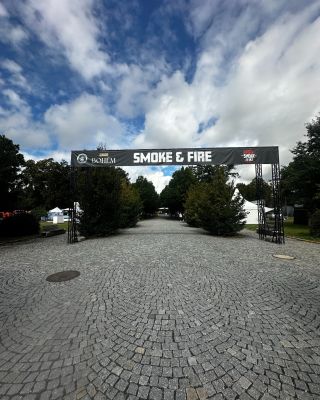 Tohle hřiště jsme si postavili na @pragueharleydays v zóně Smoke & Fire. Díky všem! @smokeandfirefoodfest @jardahd...